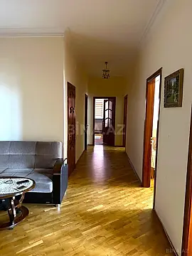 Satılır 3 otaqlı mənzil 125 m²
