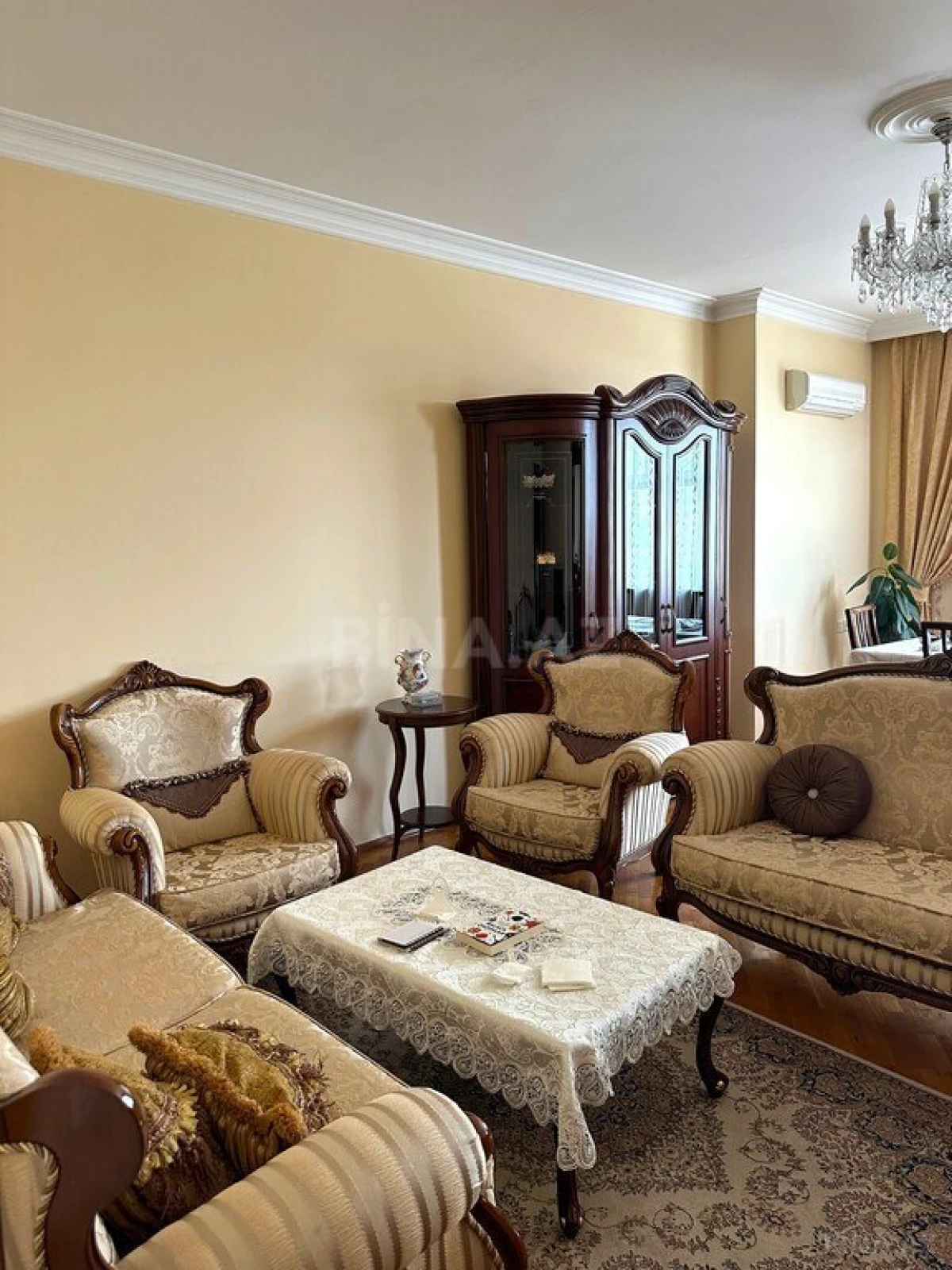 Satılır 3 otaqlı mənzil 125 m²