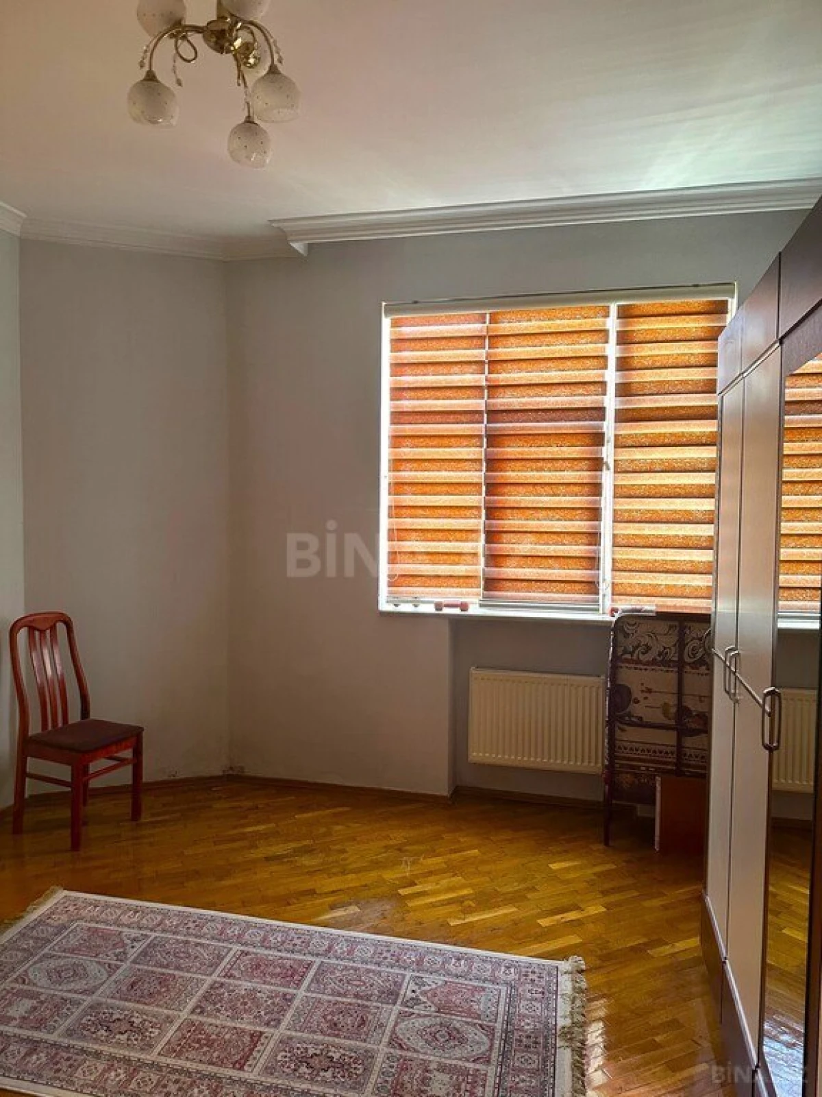 Satılır 3 otaqlı mənzil 125 m²