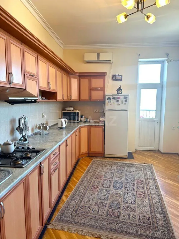 Satılır 3 otaqlı mənzil 125 m²