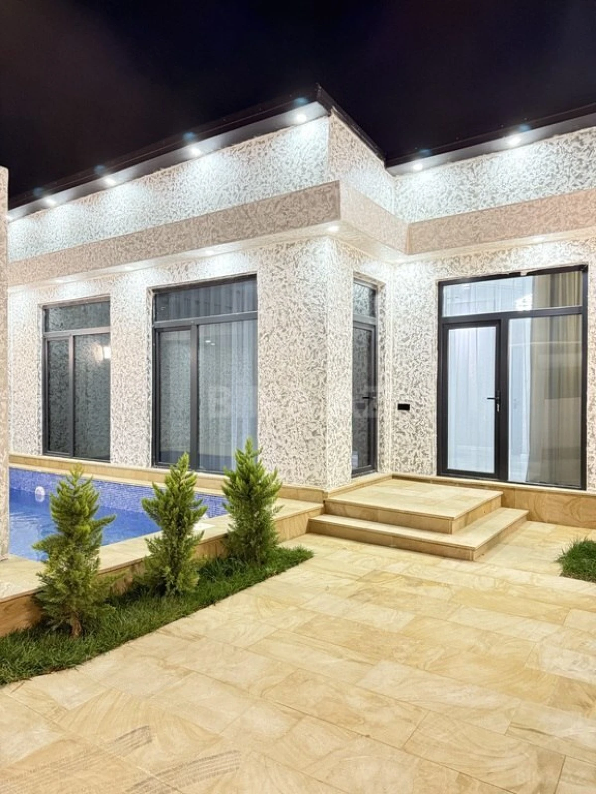 Satılır 4 otaqlı həyət evi 130 m²