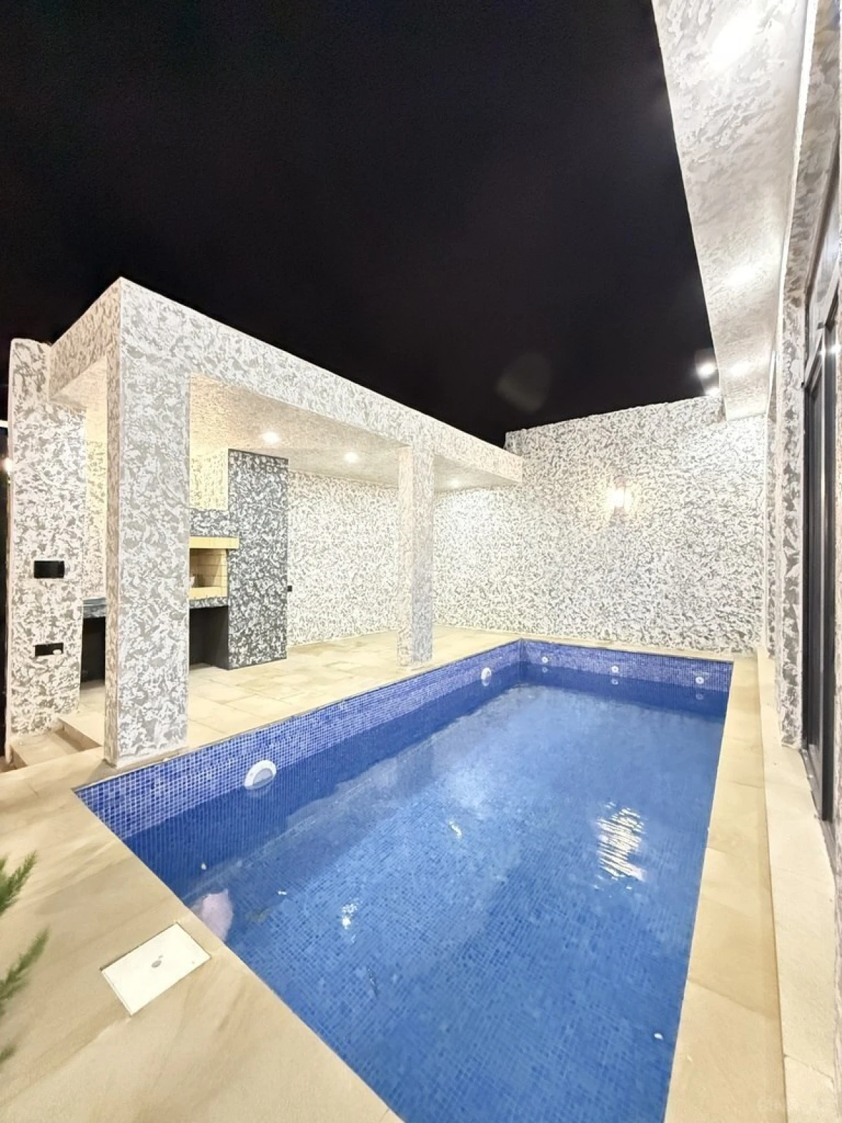 Satılır 4 otaqlı həyət evi 130 m²