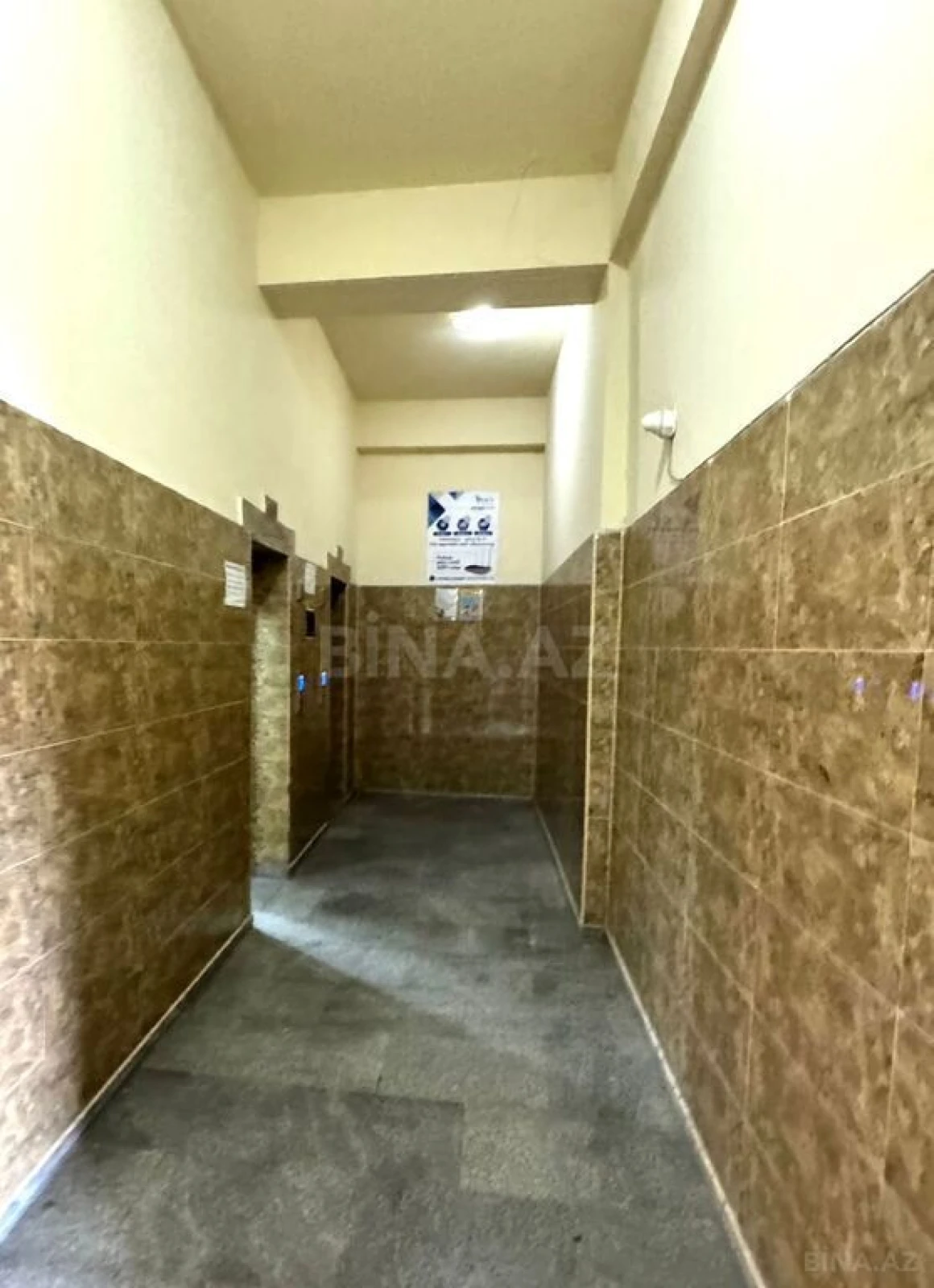 Satılır 2 otaqlı mənzil 109 m²