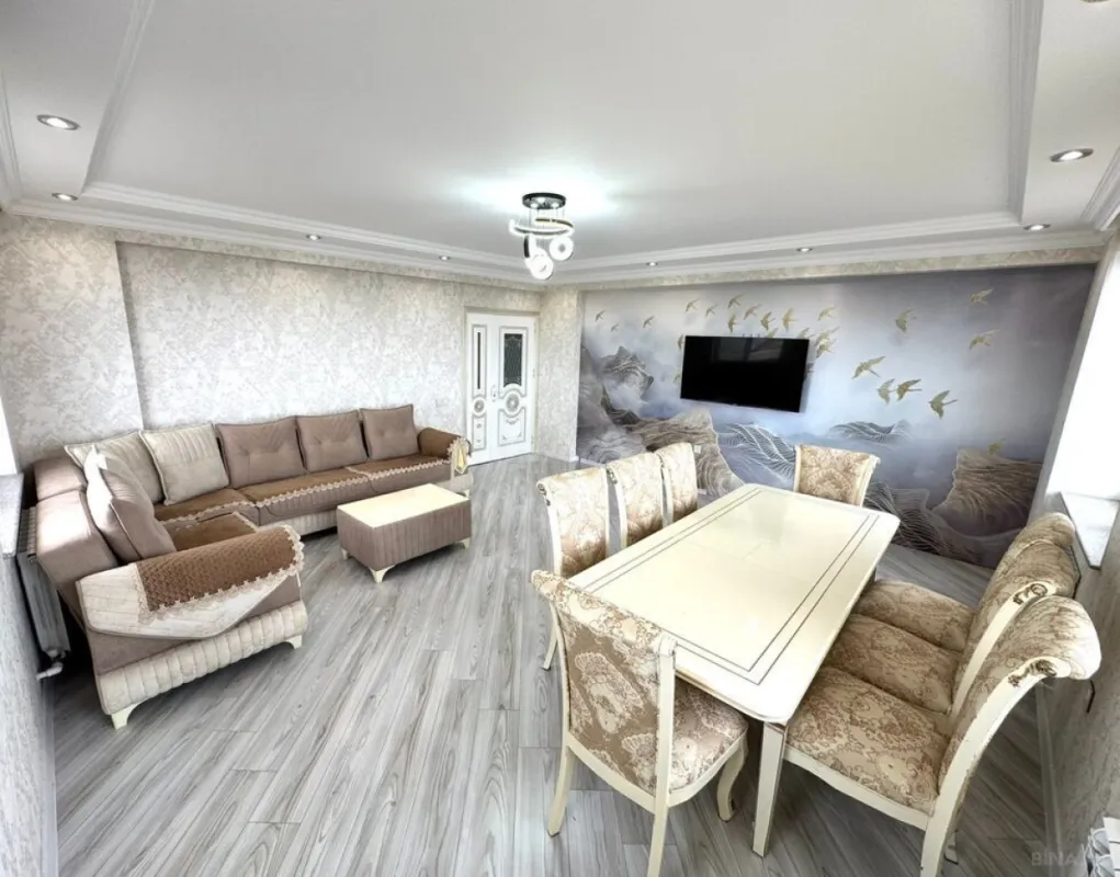 Satılır 2 otaqlı mənzil 109 m²