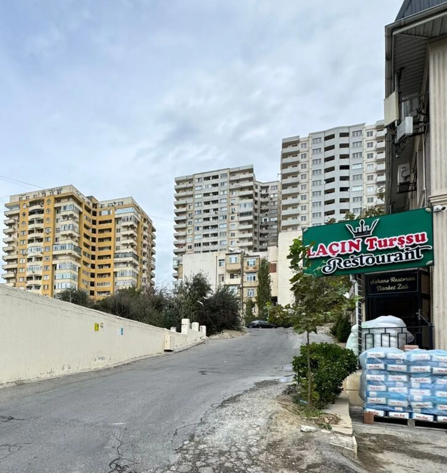 Satılır 2 otaqlı mənzil 109 m²