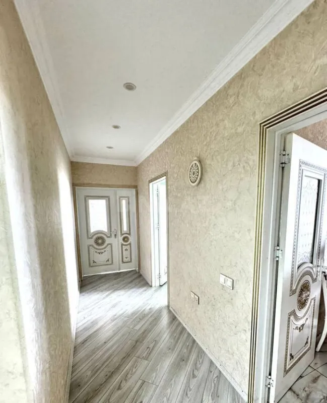 Satılır 2 otaqlı mənzil 109 m²