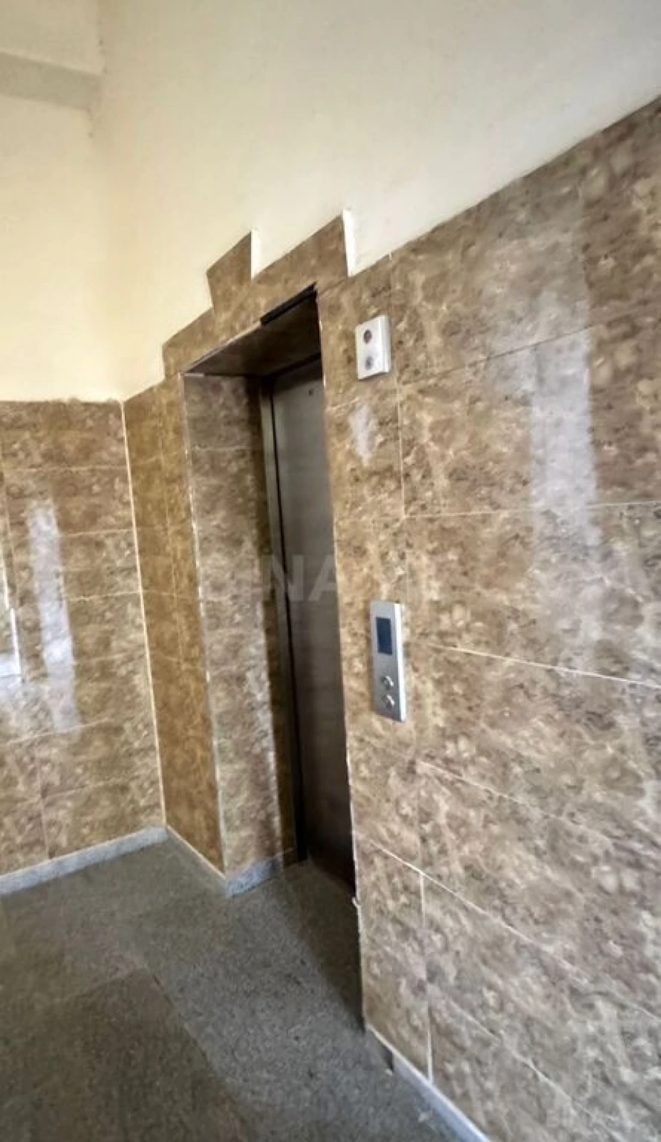 Satılır 2 otaqlı mənzil 109 m²