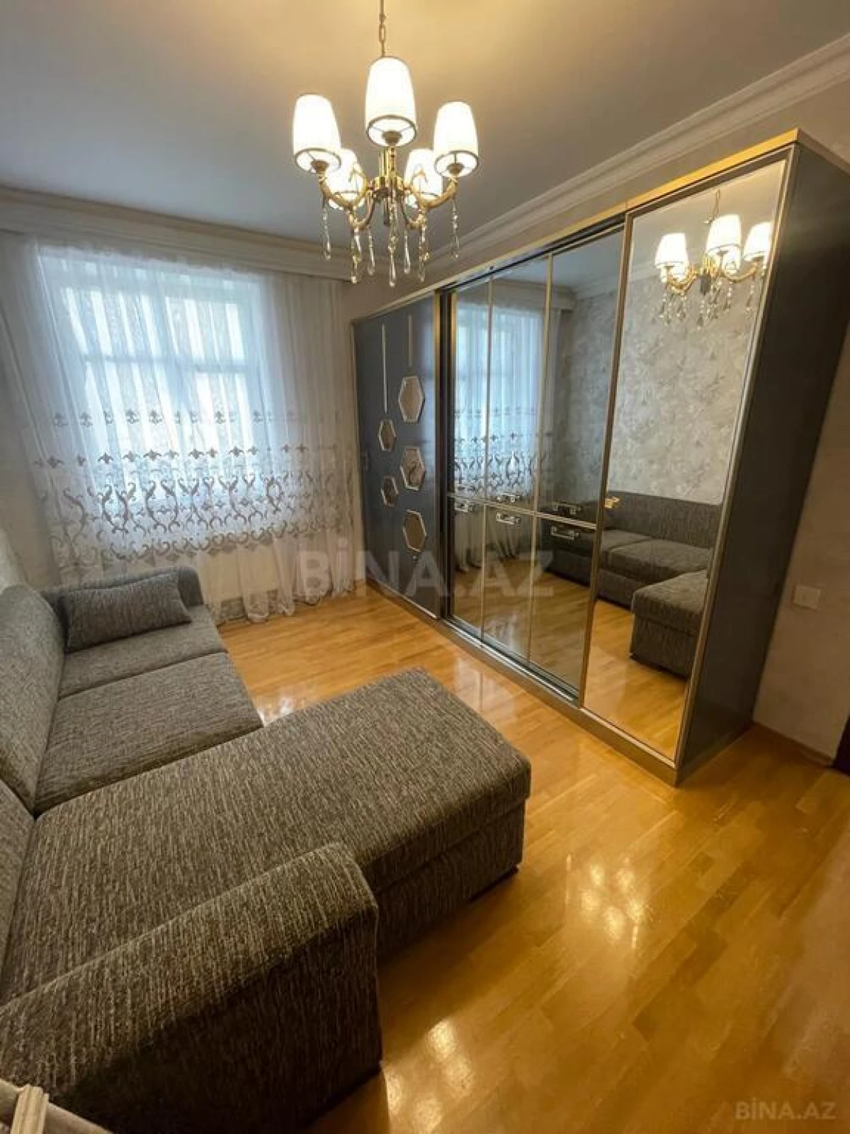 Satılır 3 otaqlı mənzil 101 m²