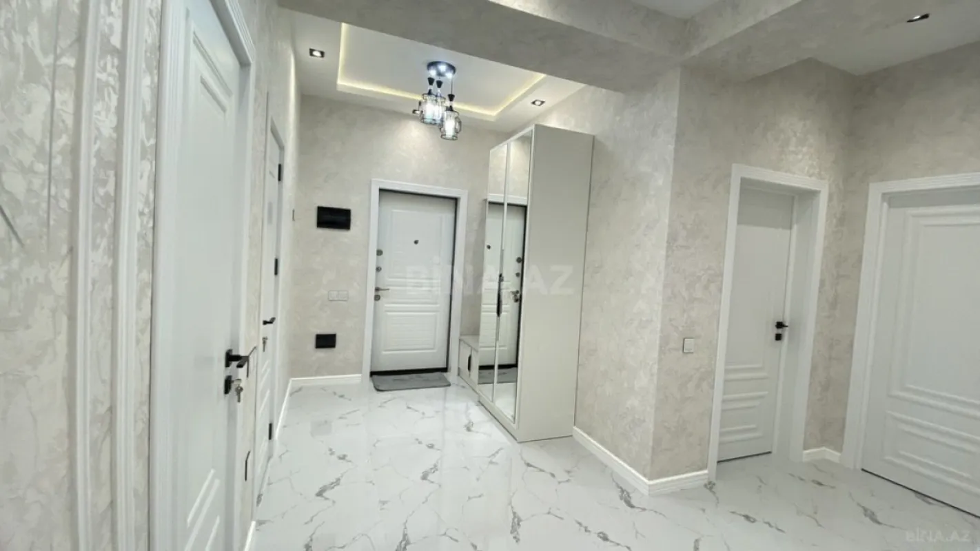 Satılır 3 otaqlı mənzil 140 m²