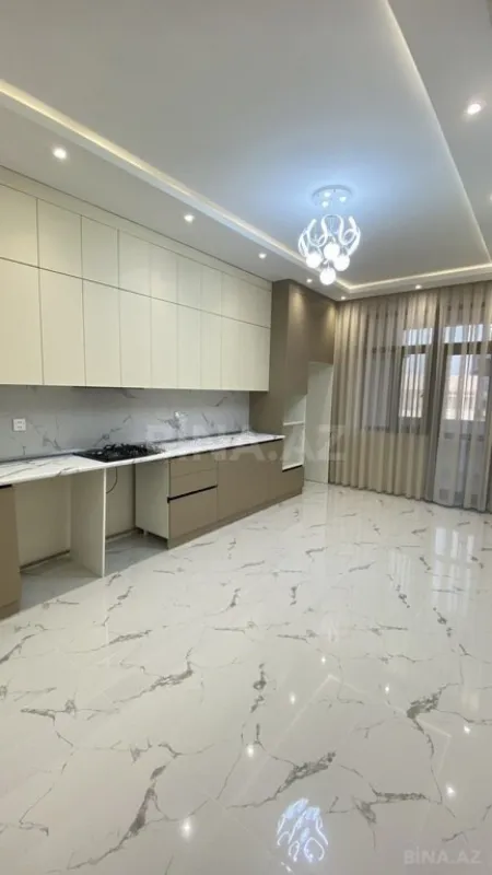 Satılır 3 otaqlı mənzil 140 m²