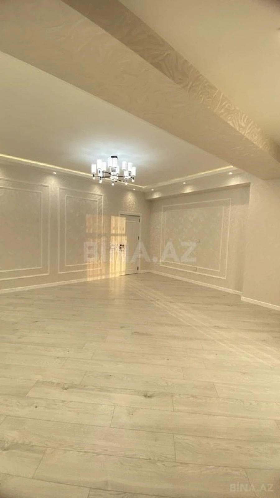 Satılır 3 otaqlı mənzil 140 m²