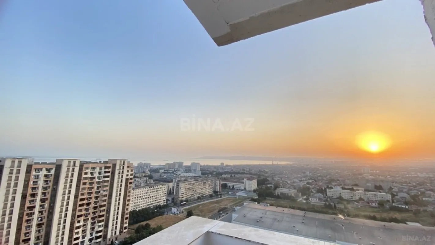 Satılır 3 otaqlı mənzil 140 m²