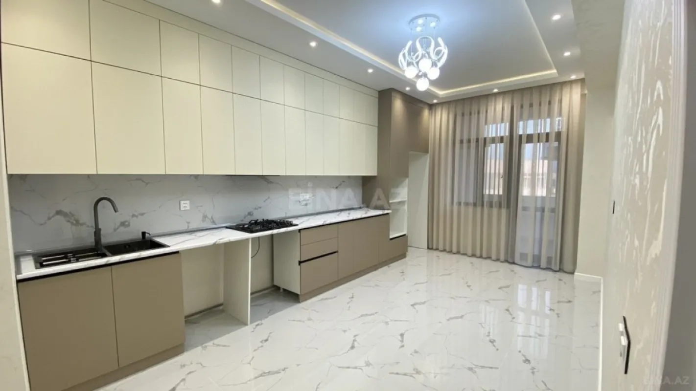 Satılır 3 otaqlı mənzil 140 m²