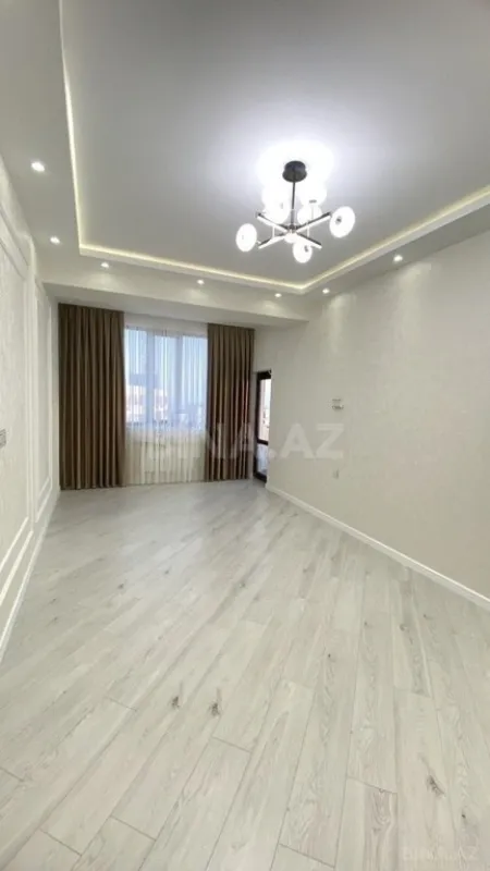Satılır 3 otaqlı mənzil 140 m²