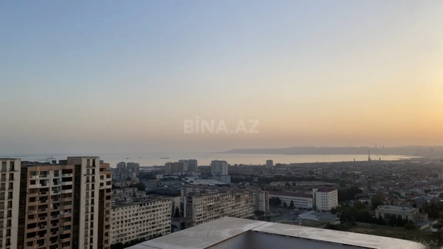 Satılır 3 otaqlı mənzil 140 m²