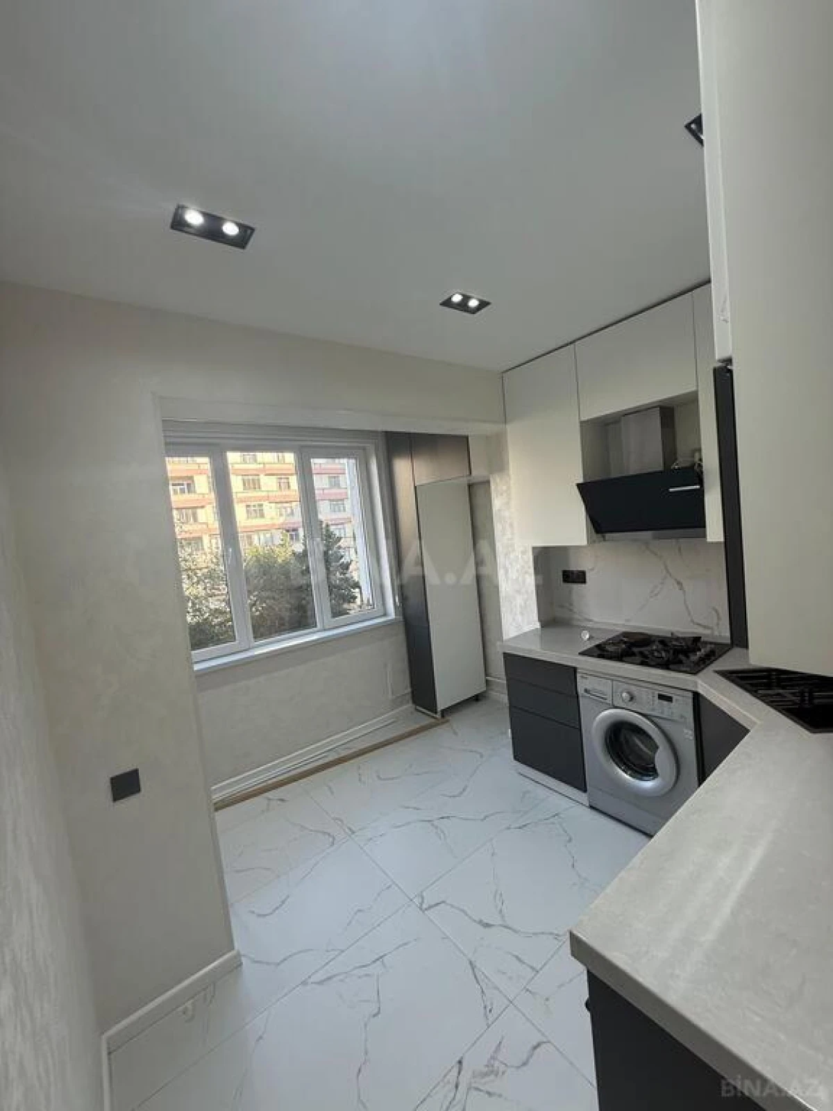 Satılır 3 otaqlı mənzil 90 m²