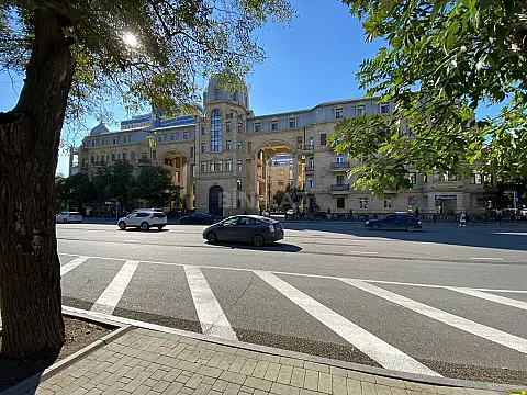 Satılır 3 otaqlı mənzil 70 m² — Bakı, Sahil qəs. 3 otaq 70.00 m²