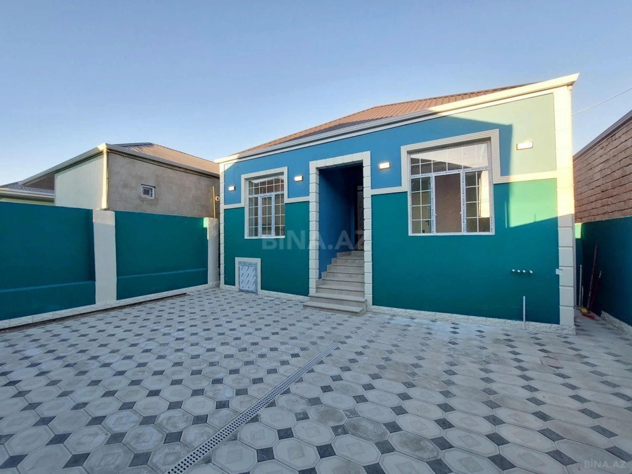 Satılır 4 otaqlı həyət evi 200 m²