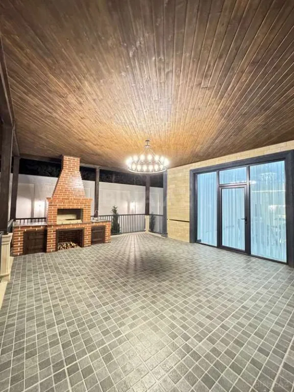 Satılır 6 otaqlı həyət evi 670 m²