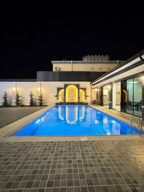 Satılır 6 otaqlı həyət evi 670 m²