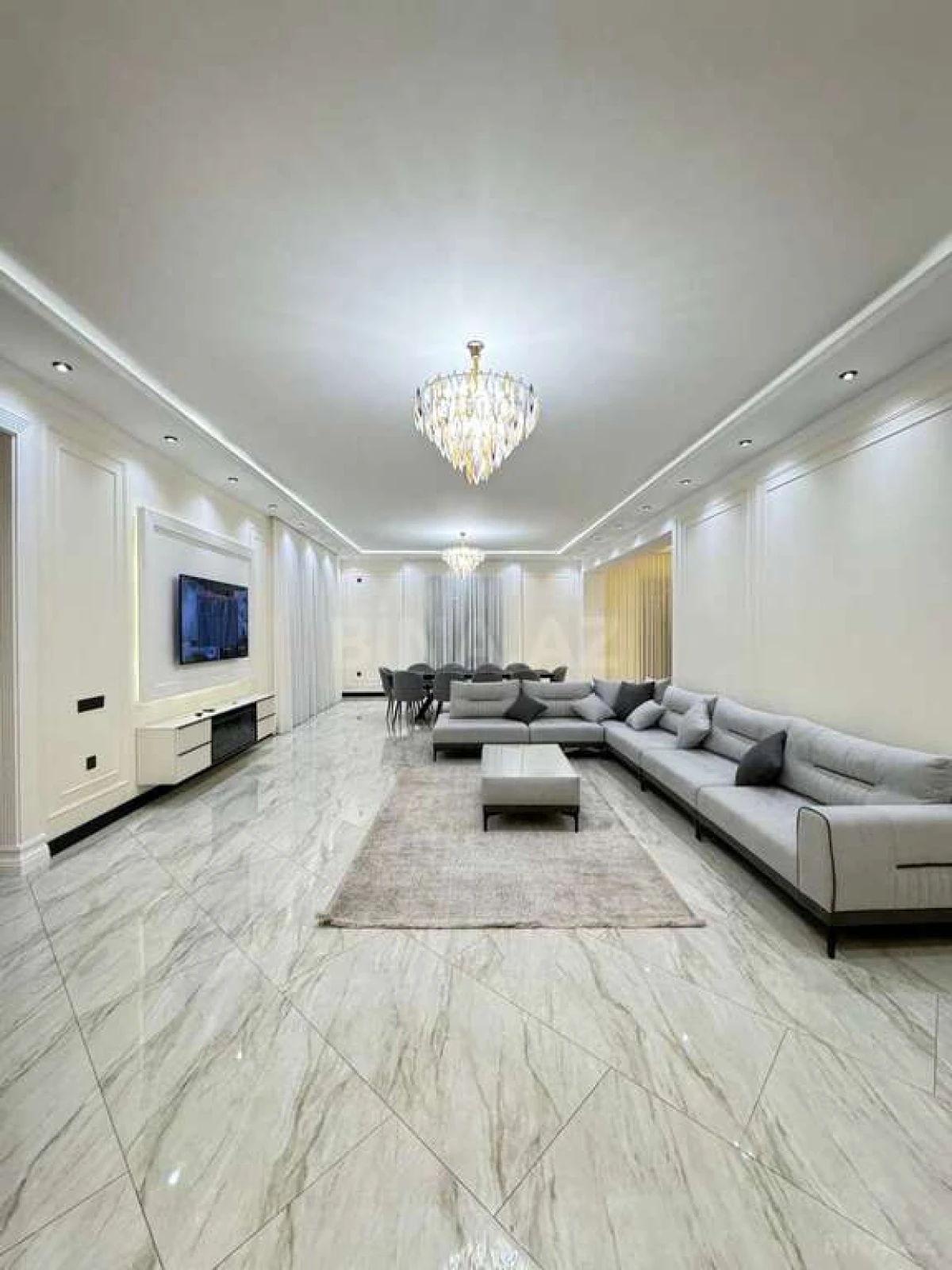 Satılır 6 otaqlı həyət evi 670 m²