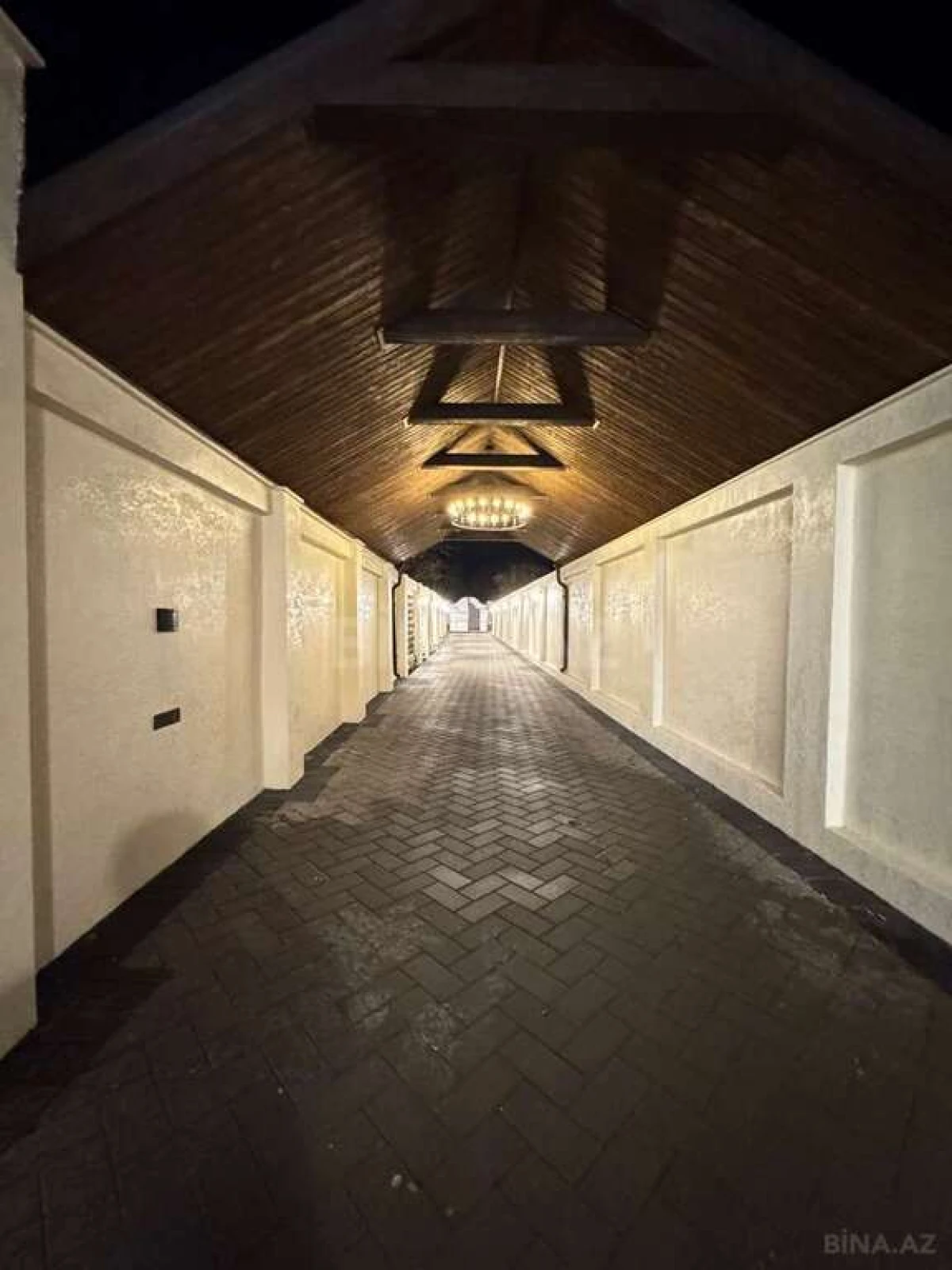 Satılır 6 otaqlı həyət evi 670 m²