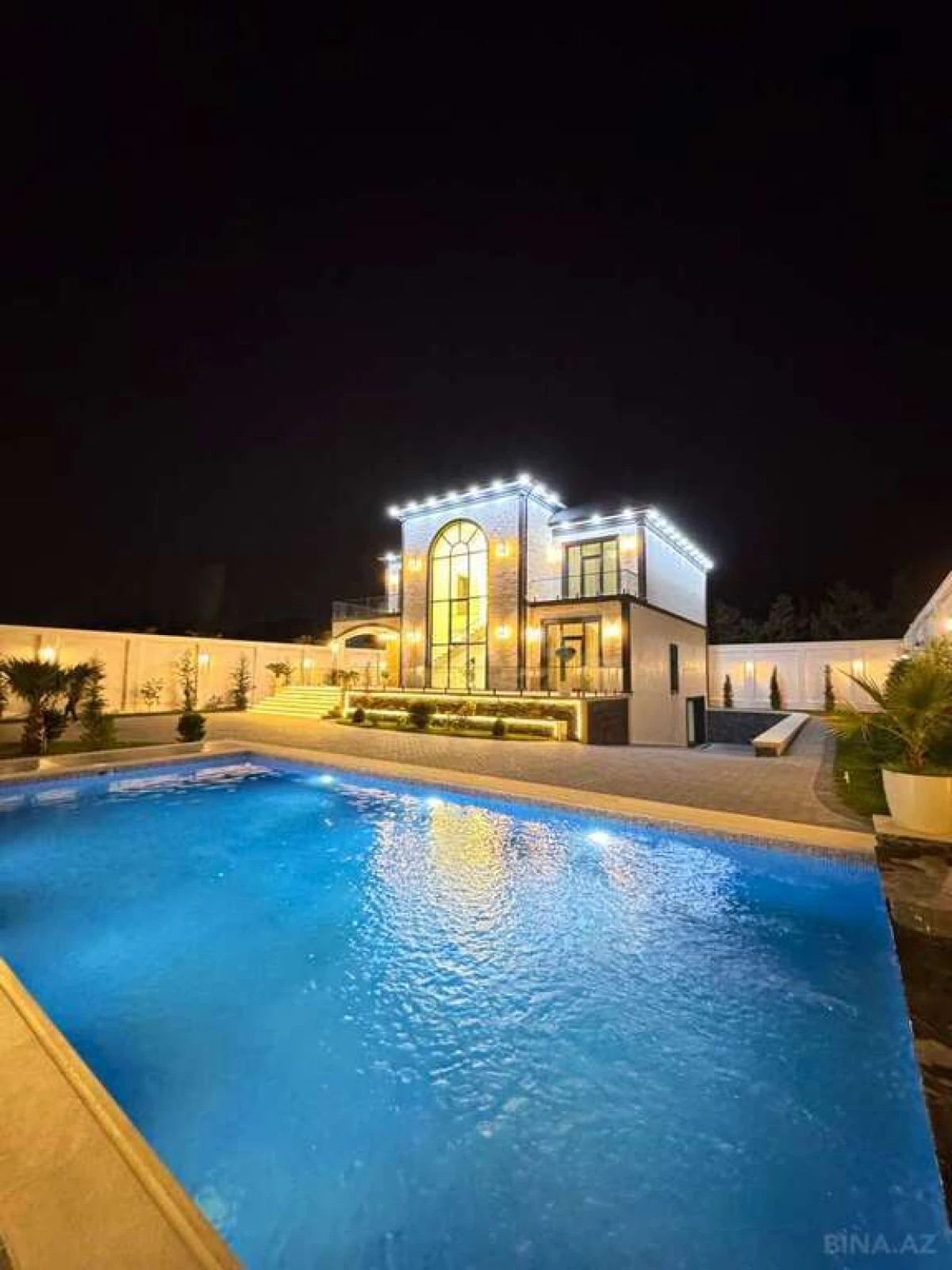 Satılır 6 otaqlı həyət evi 670 m²