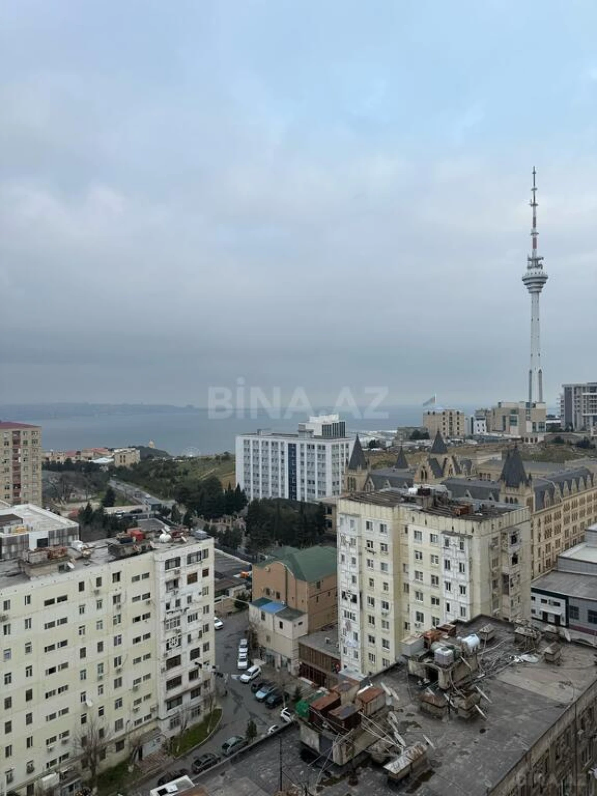 Satılır 3 otaqlı mənzil 138 m²