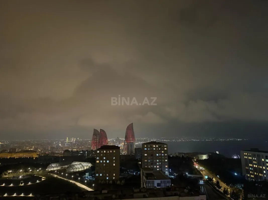 Satılır 3 otaqlı mənzil 138 m²