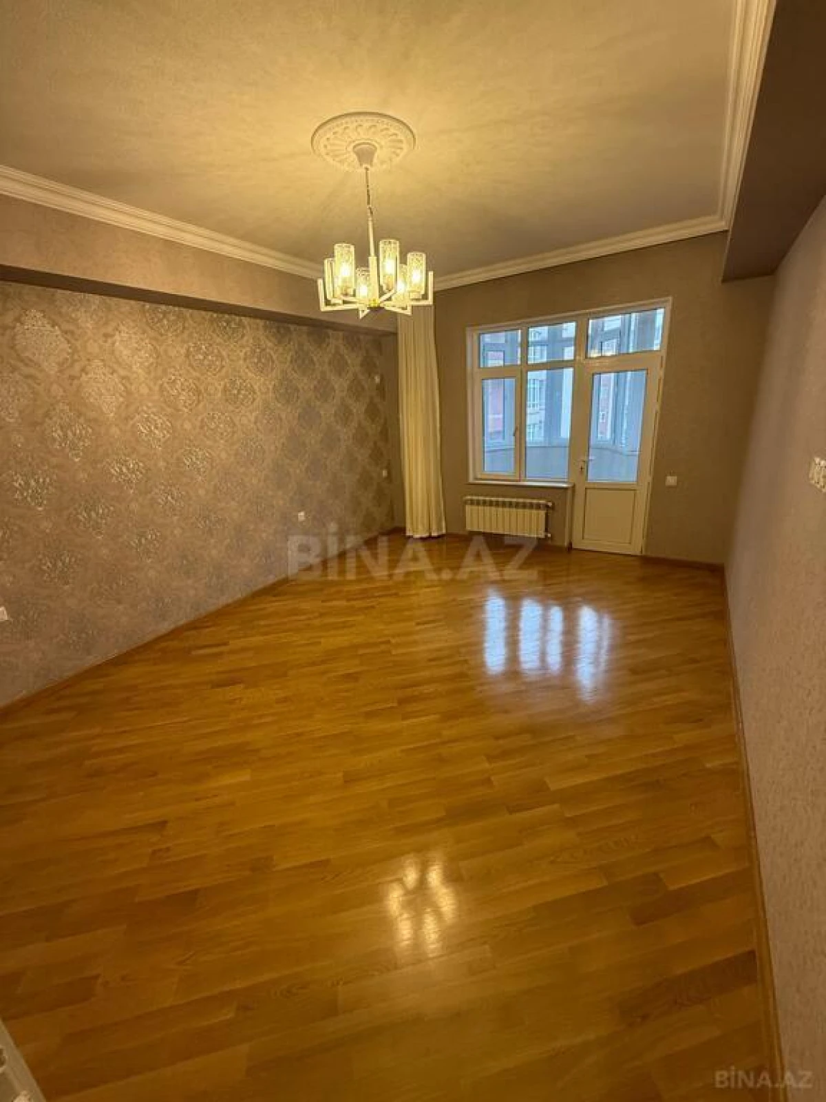 Satılır 3 otaqlı mənzil 138 m²