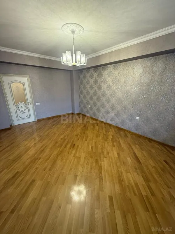 Satılır 3 otaqlı mənzil 138 m²