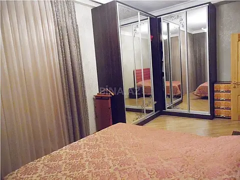 Satılır 3 otaqlı mənzil 136 m²