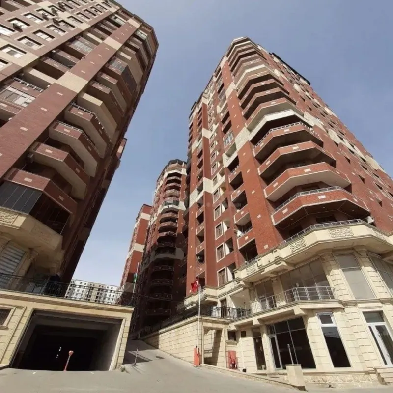 Satılır 3 otaqlı mənzil 136 m²