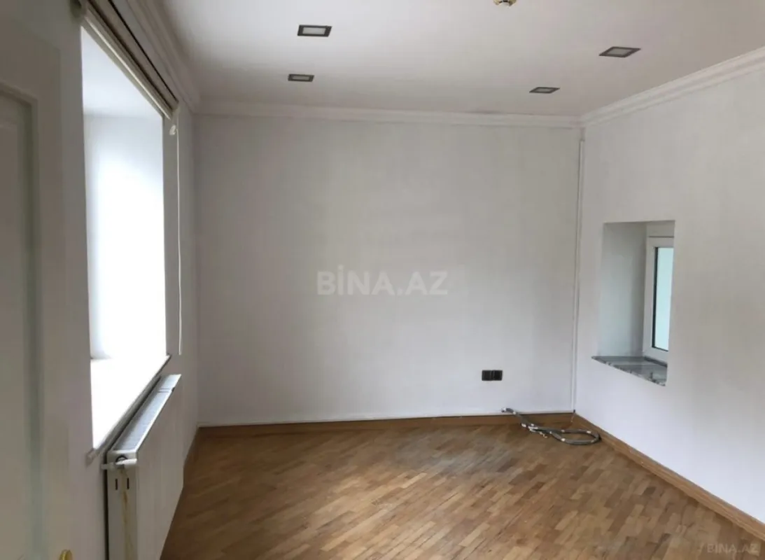 Kirayə verilir obyekt 157 m²