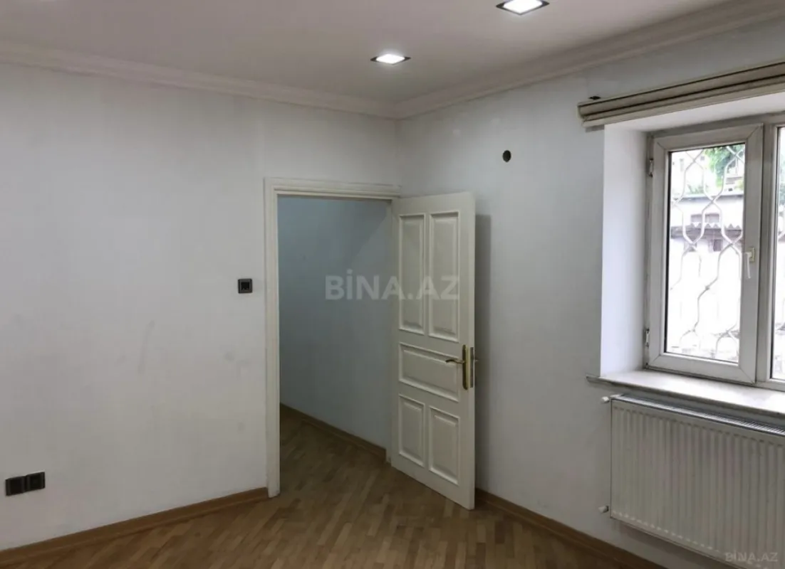 Kirayə verilir obyekt 157 m²