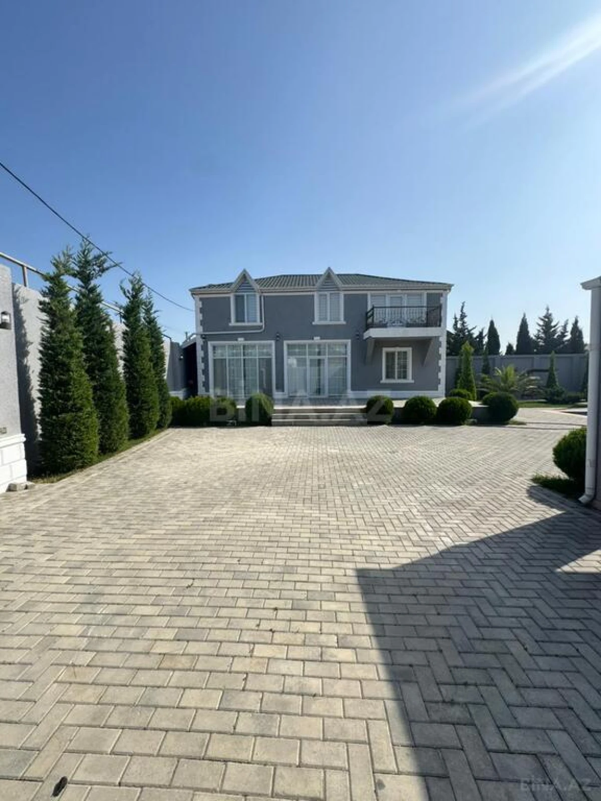 Satılır 4 otaqlı həyət evi 330 m²