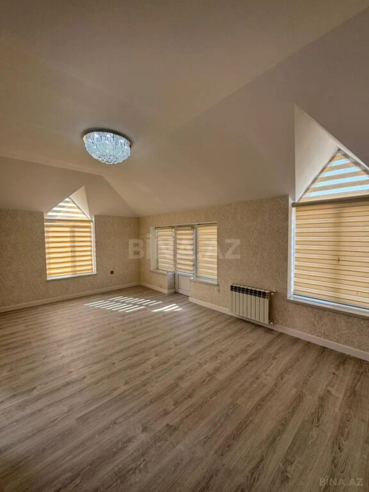 Satılır 4 otaqlı həyət evi 330 m²