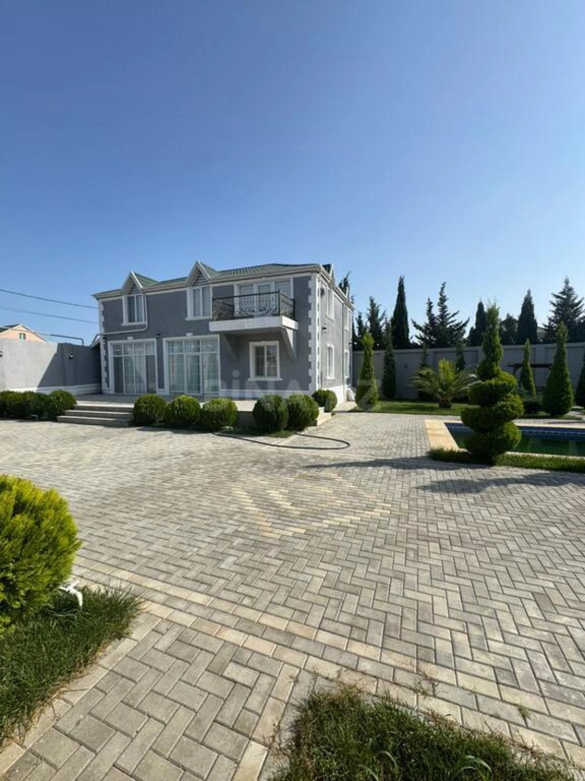 Satılır 4 otaqlı həyət evi 330 m²