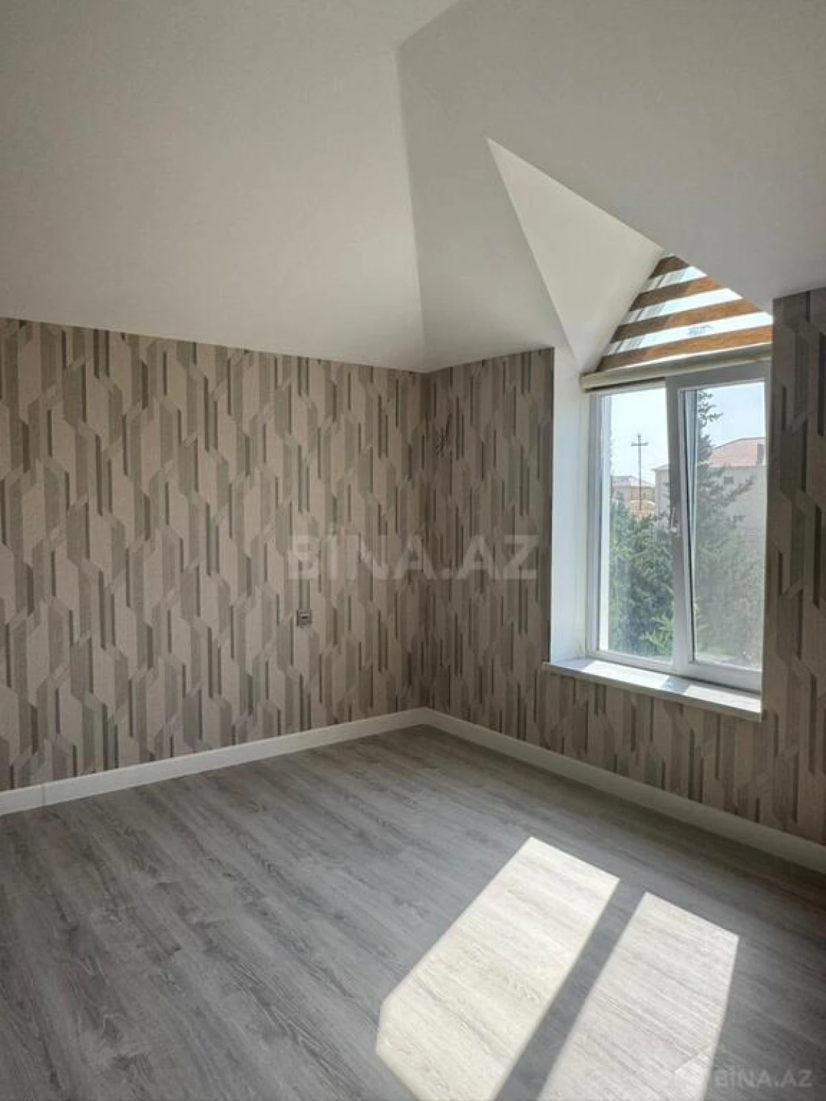 Satılır 4 otaqlı həyət evi 330 m²