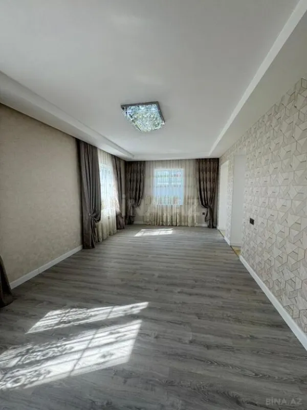 Satılır 4 otaqlı həyət evi 330 m²