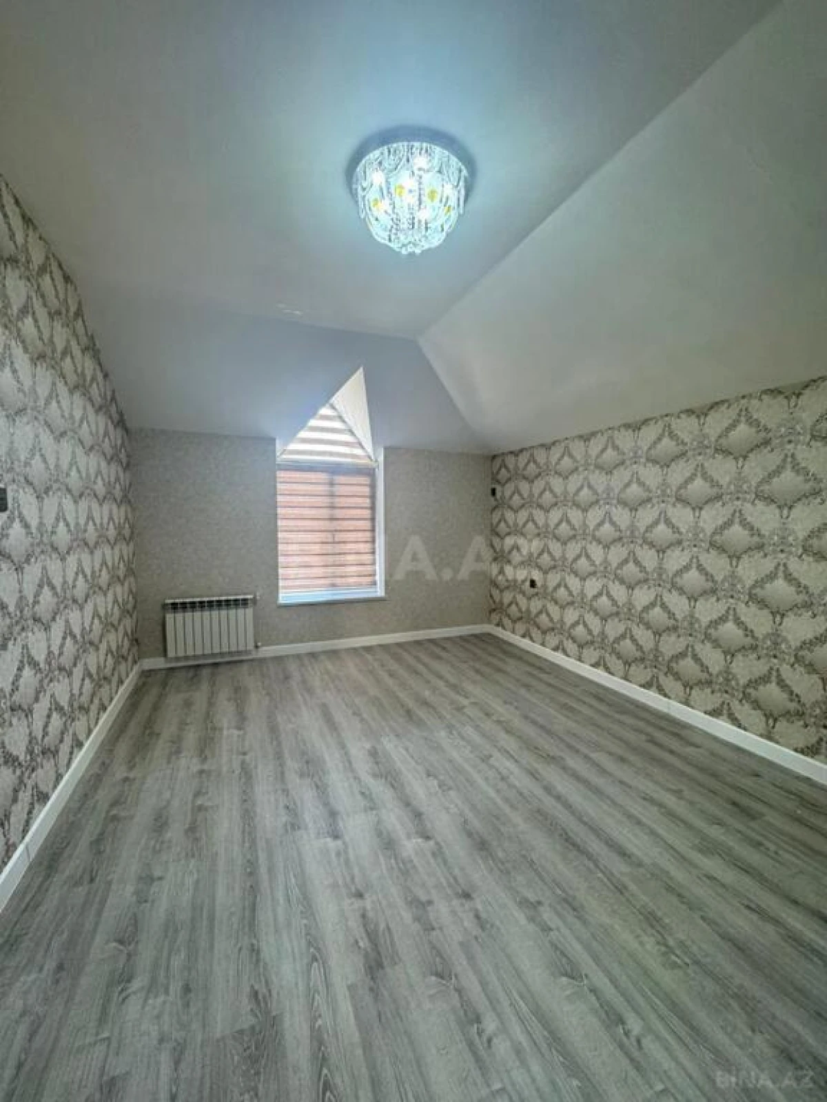 Satılır 4 otaqlı həyət evi 330 m²