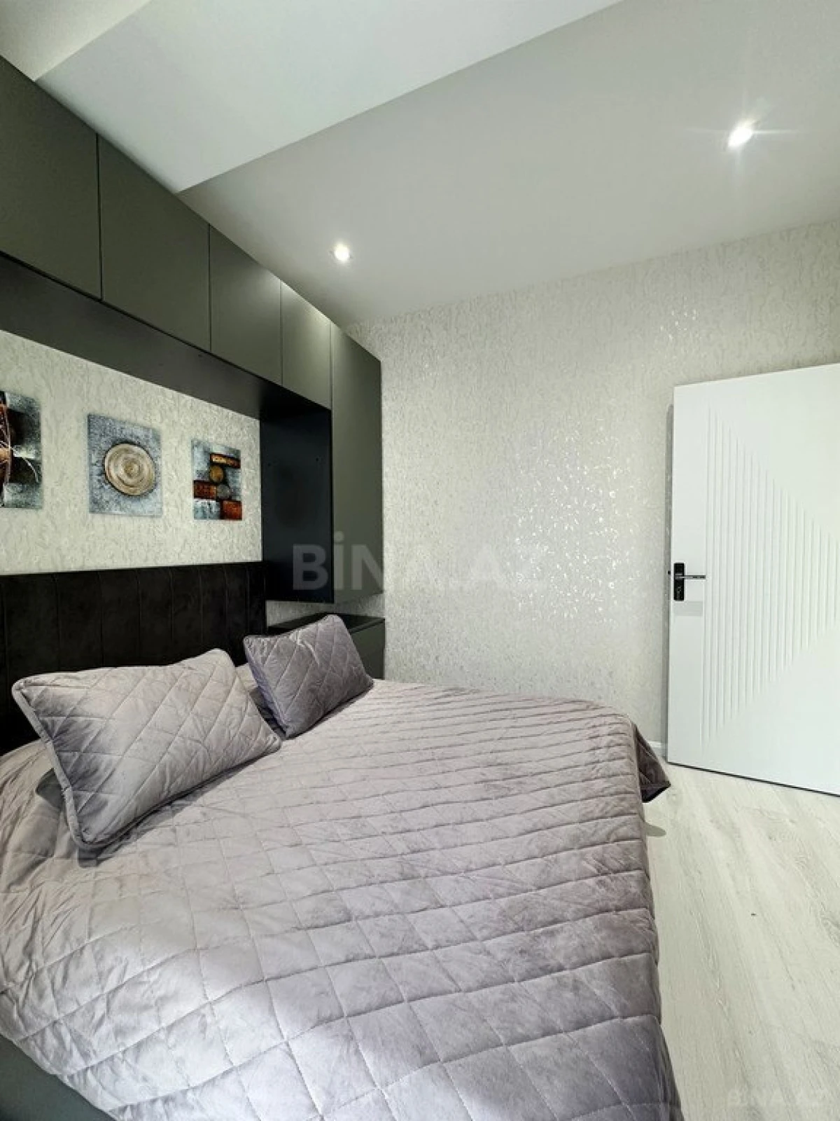 Satılır 2 otaqlı mənzil 52 m²