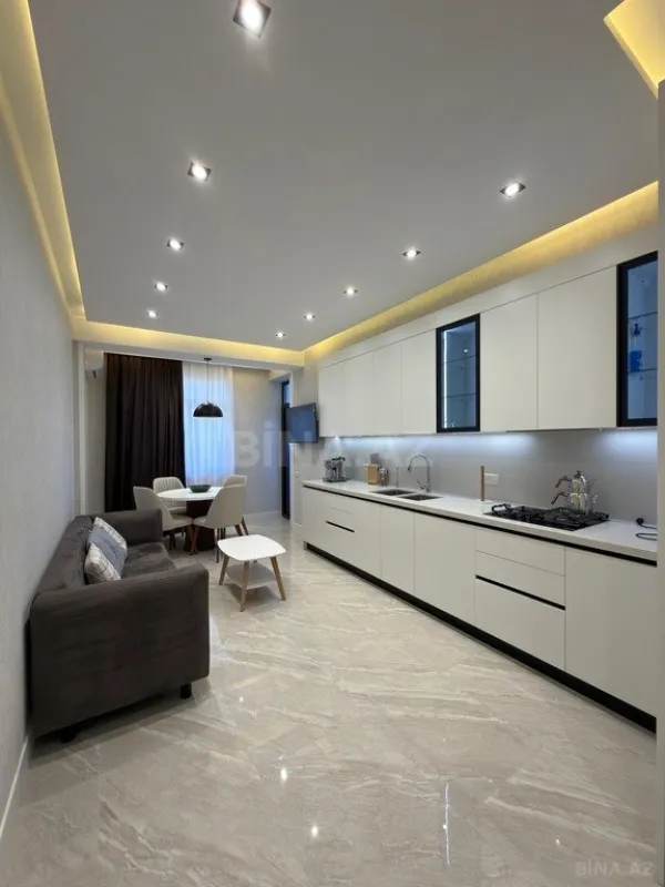 Satılır 5 otaqlı mənzil 230 m²