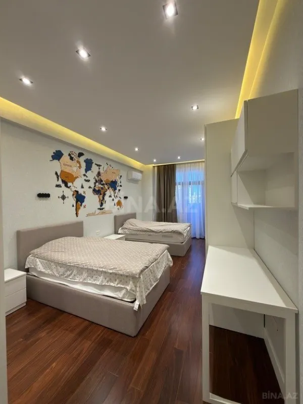 Satılır 5 otaqlı mənzil 230 m²