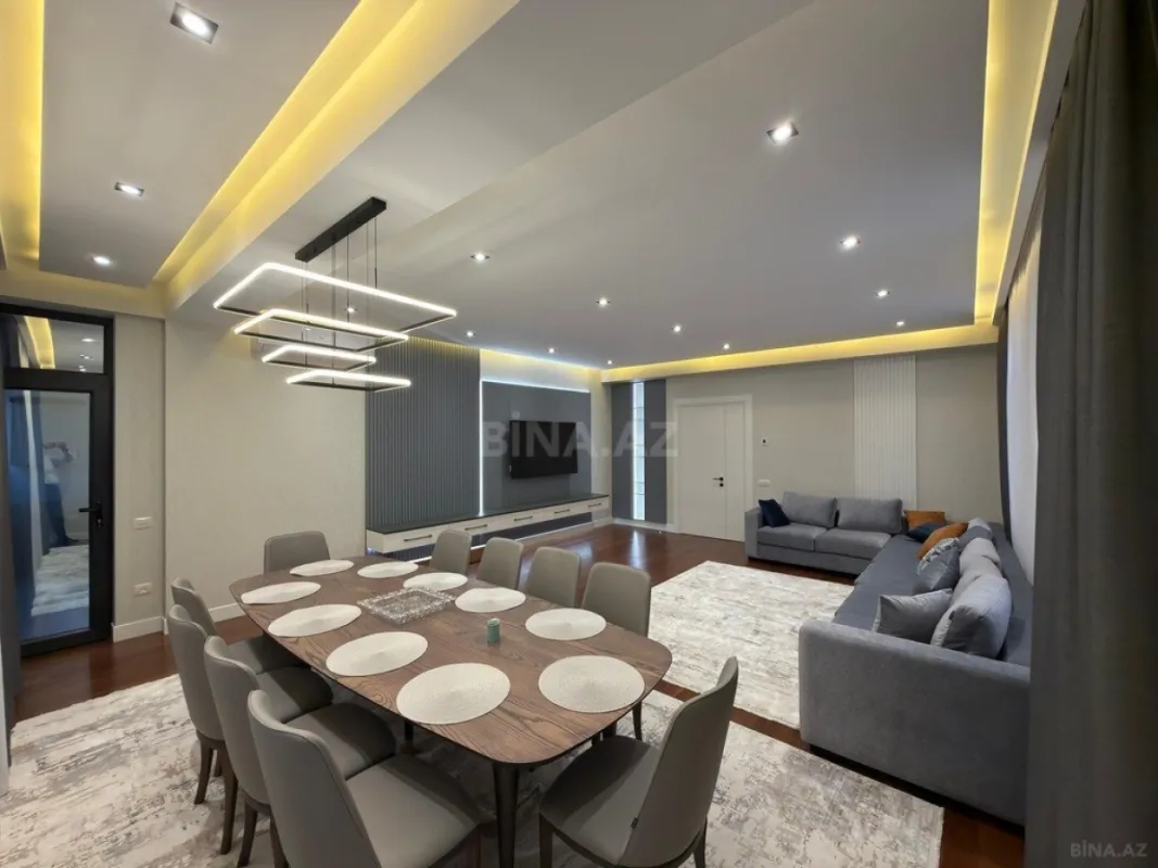 Satılır 5 otaqlı mənzil 230 m²