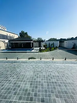 Satılır 6 otaqlı həyət evi 670 m²