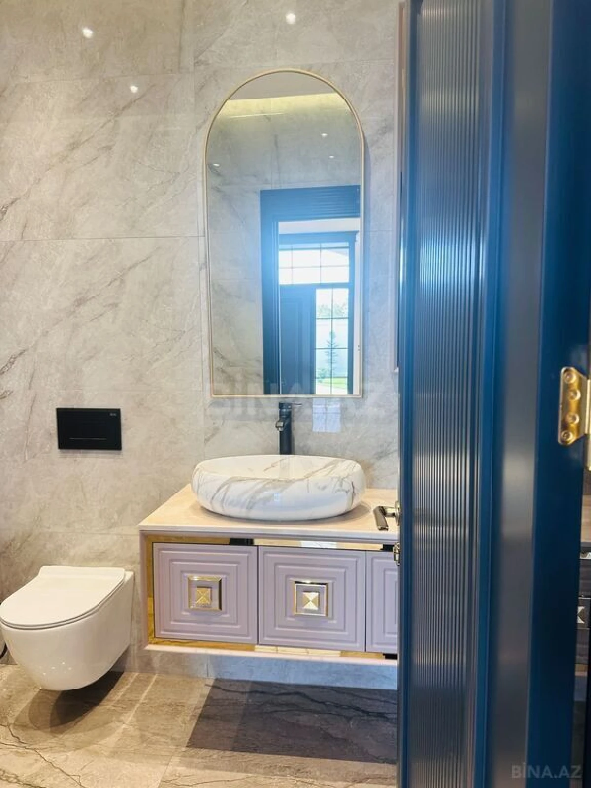 Satılır 6 otaqlı həyət evi 670 m²