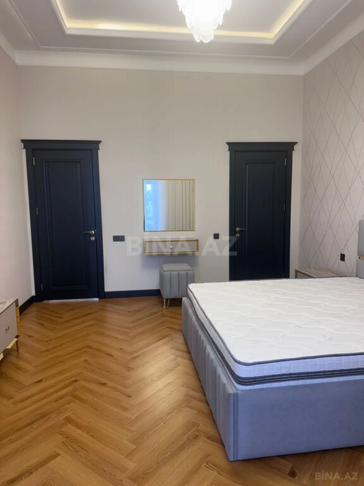 Satılır 6 otaqlı həyət evi 670 m²