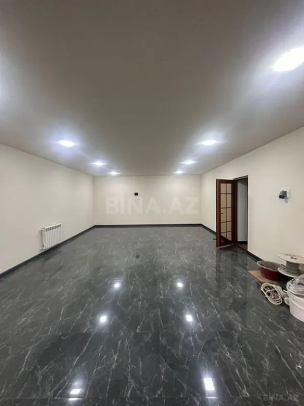 Satılır 6 otaqlı həyət evi 670 m²