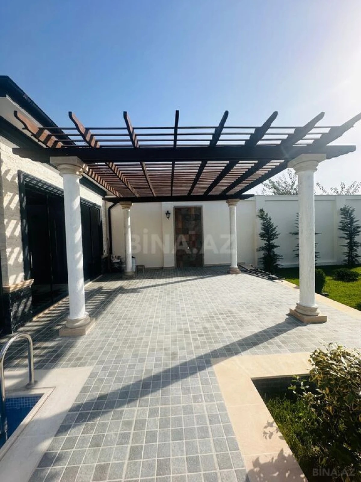 Satılır 6 otaqlı həyət evi 670 m²